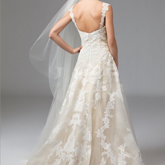 Watters Aven Wedding Dress - Picture 3 of 5